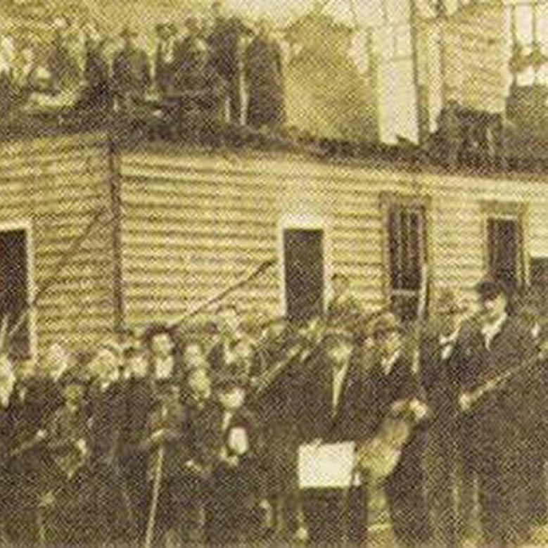 gathering white mob. Wilmington North Carolina riots1898