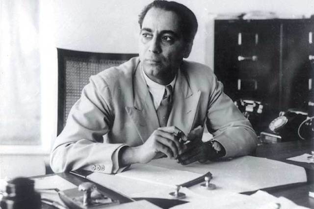 A behind-the-scene look at the life of Homi Bhabha.